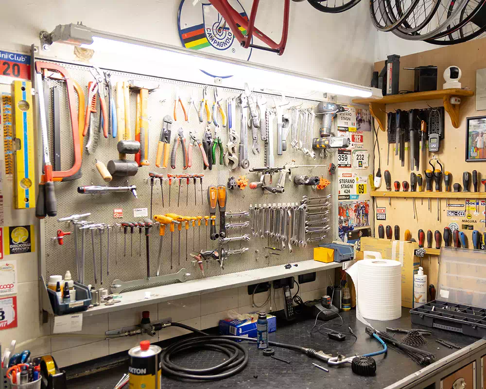 assistenza-multibrand-in-negozio-per-bicicletta-imola