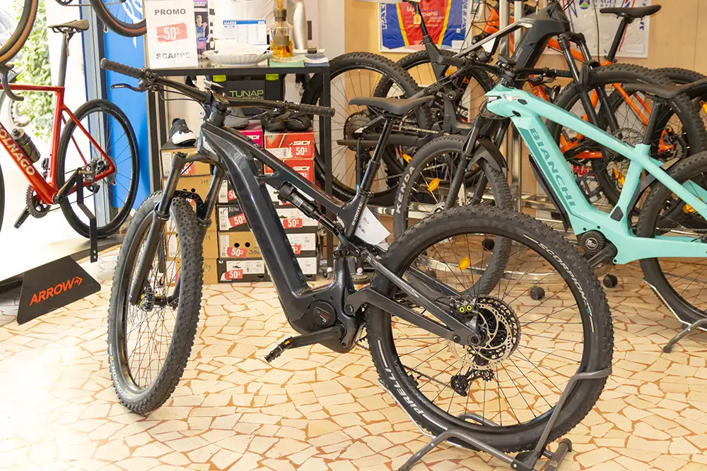 negozio-con-bicilette-elettriche-zona-bologna